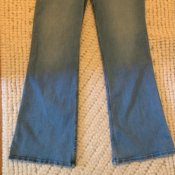 HOLLISTER JEANS HIPPY FLARE LEG Size 31/ 32 - Picture 3 of 8